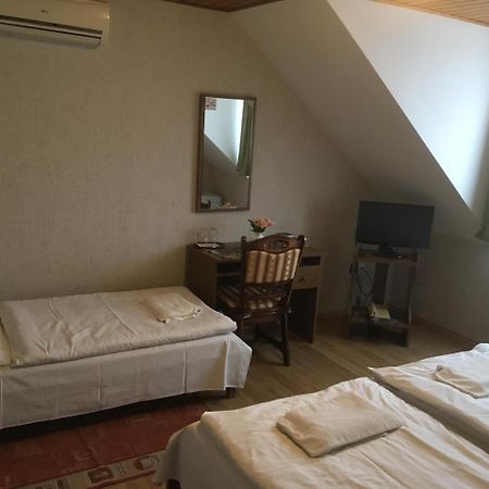 Koller Panzio Hotel Bonyhad ภายนอก รูปภาพ