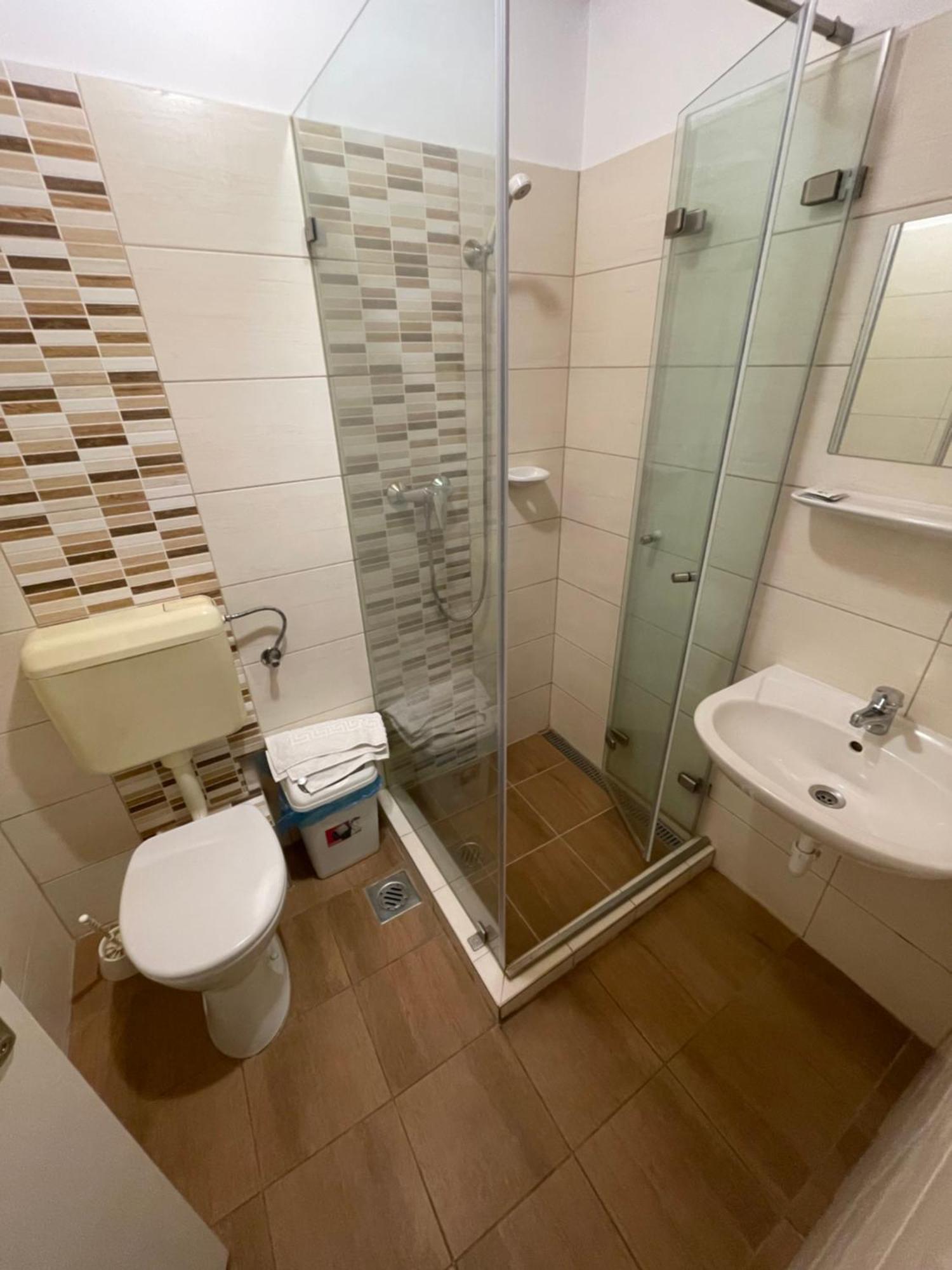 Koller Panzio Hotel Bonyhad ภายนอก รูปภาพ