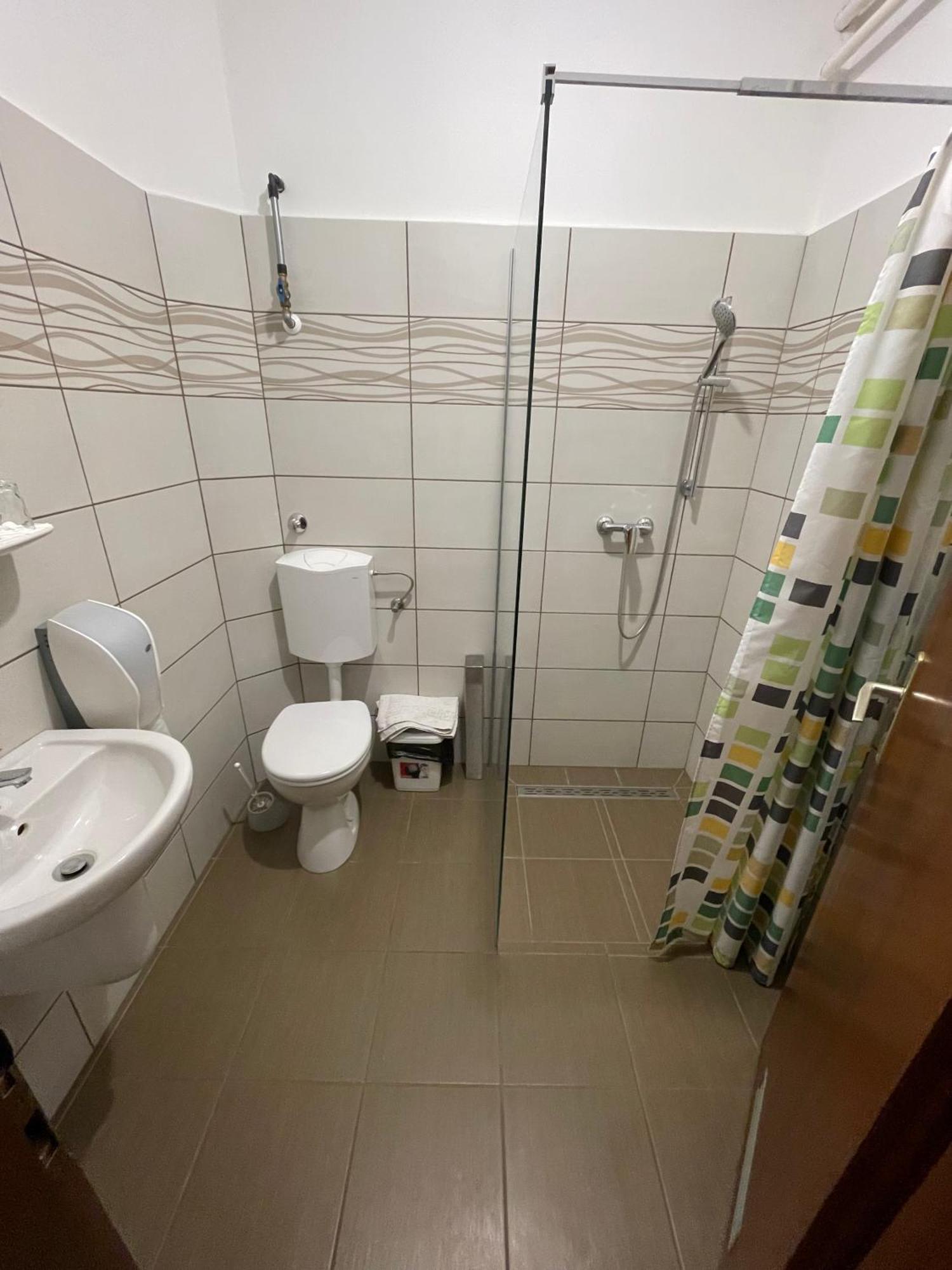 Koller Panzio Hotel Bonyhad ภายนอก รูปภาพ